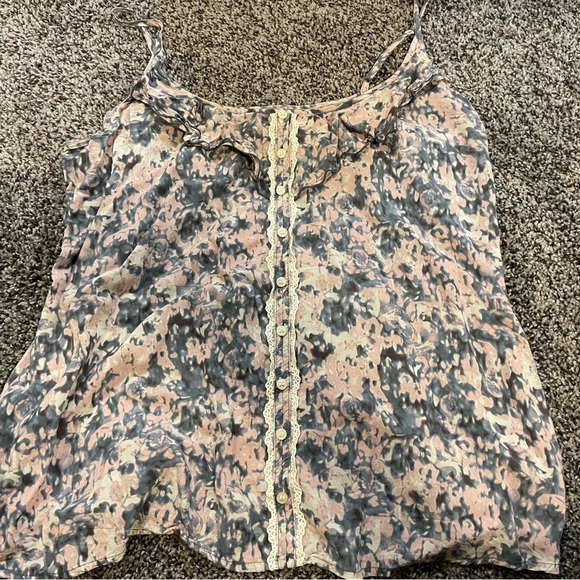 Bundle of 11 Women’s Size Large Tops—Daytrip, Maurice’s, Wet Seal, Old Navy - Picture 8 of 12